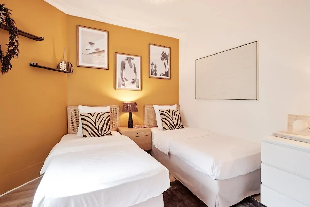 Ney - 2 Bedrooms 1 Living Room Paryż Apartament
