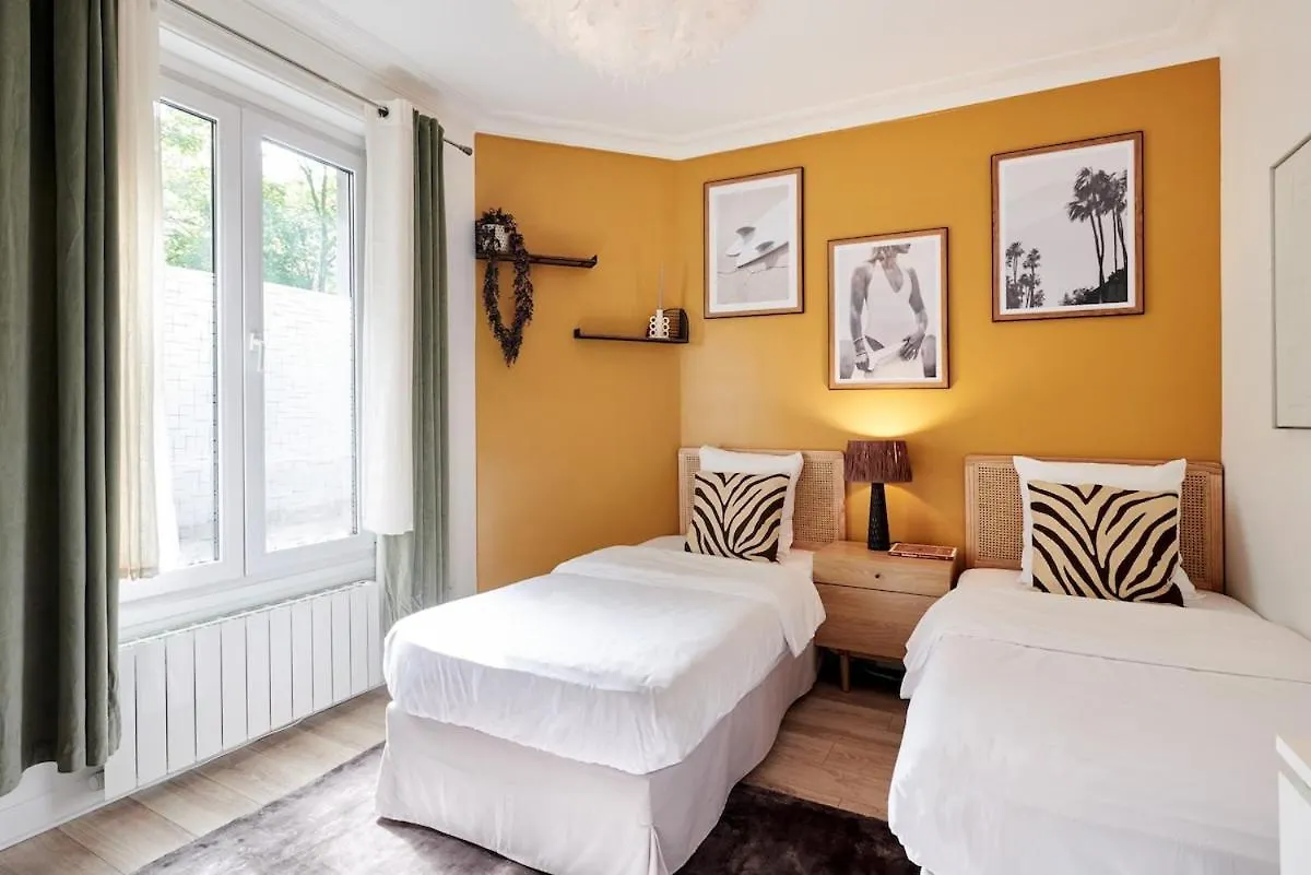 Ney - 2 Bedrooms 1 Living Room Paris
